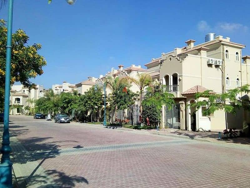 ready to move ,stand alone villa for sale in el shrouk city ,new cairo ,la vista patio prime very prime locaton , lakes view 7