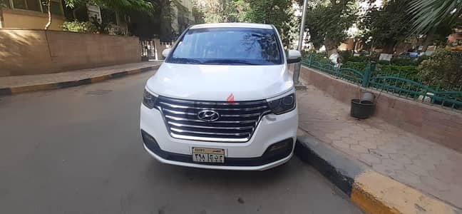 ايجار اتش وان لاستقبال المطار من ليموزين نصار