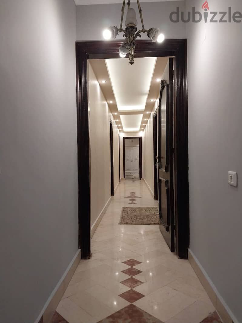 شقة للايجار  بالدولار 300م في موقع مميز جدا في الزمالكAn apartment for rent, 300 square meters, in a very prime location in Zamalek. 8