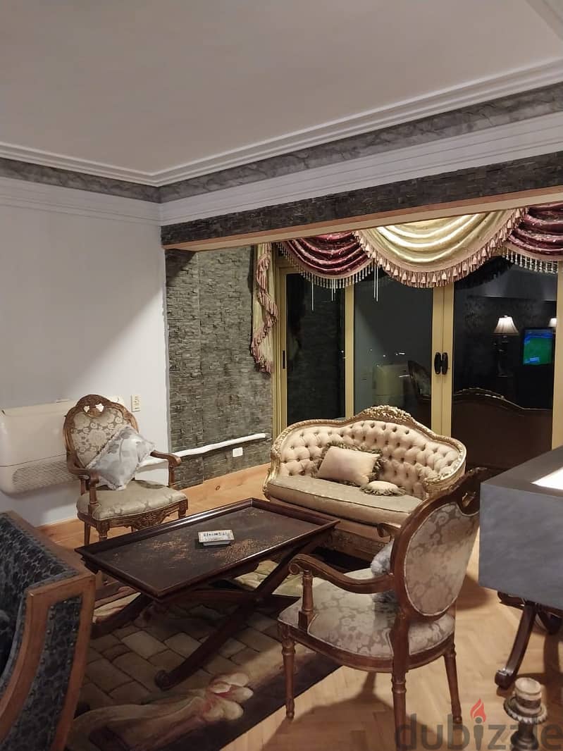 شقة للايجار  بالدولار 300م في موقع مميز جدا في الزمالكAn apartment for rent, 300 square meters, in a very prime location in Zamalek. 2