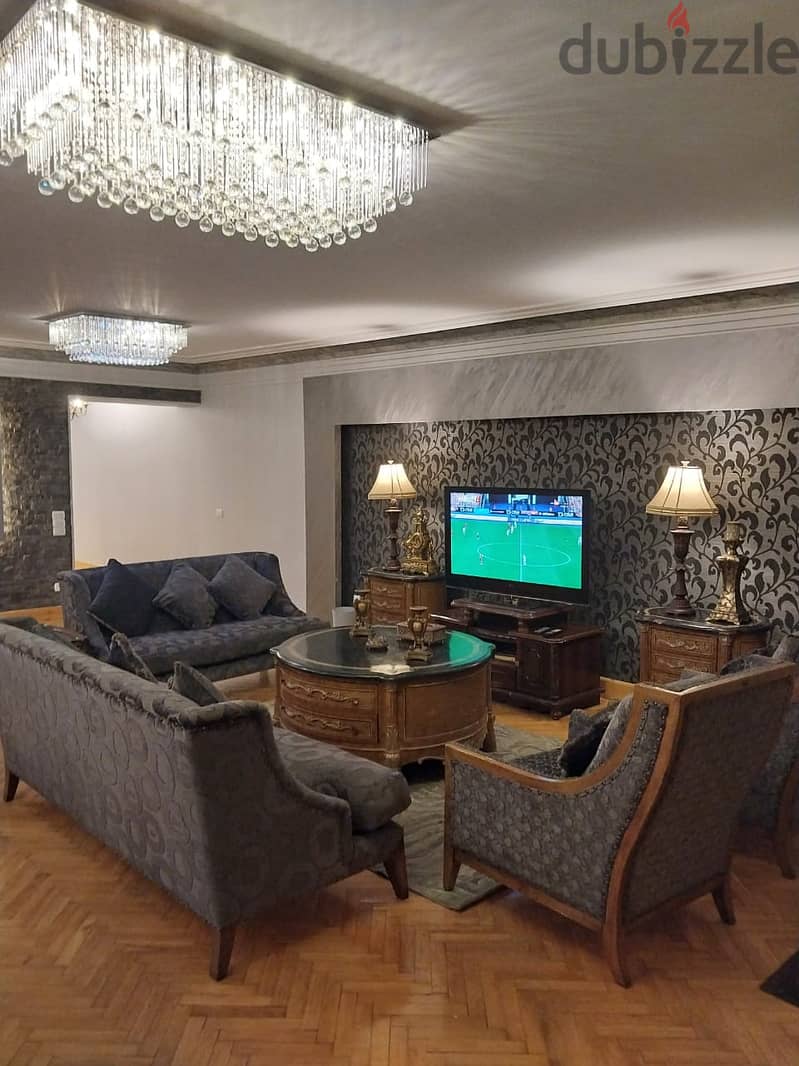 شقة للايجار  بالدولار 300م في موقع مميز جدا في الزمالكAn apartment for rent, 300 square meters, in a very prime location in Zamalek. 7