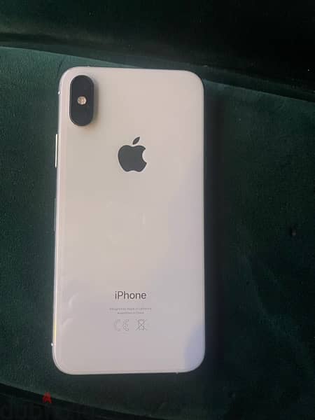 iPhone  xs كسر الزيرووو مفيهوش خربوش معاه الكرتونه 3