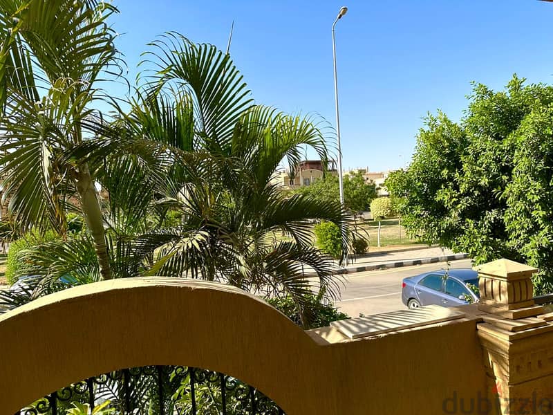 شقة بتراس للبيع جاهزة للسكن في منطقة فيلات الياسمين التجمع الاول 1st-settlement 13