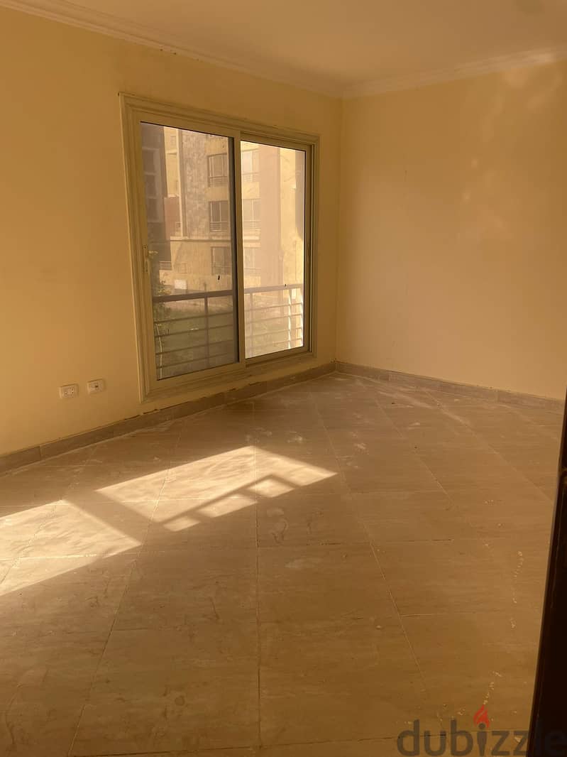 Apartment with Garden for Sale Immediate Delivery 100 sqm in Dar Misr Al-Andalus 1