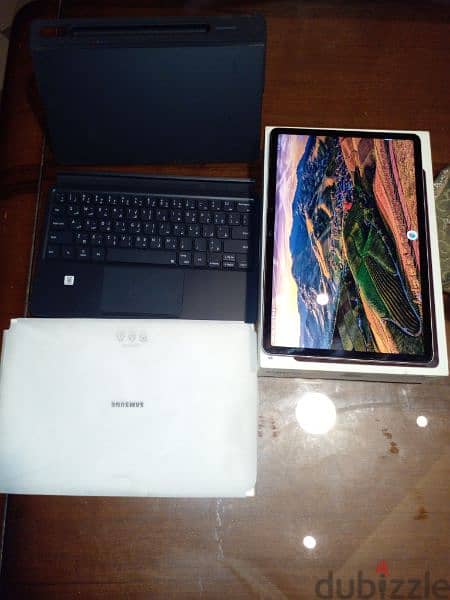 tab s7 like new with magnetic keyword and case 4