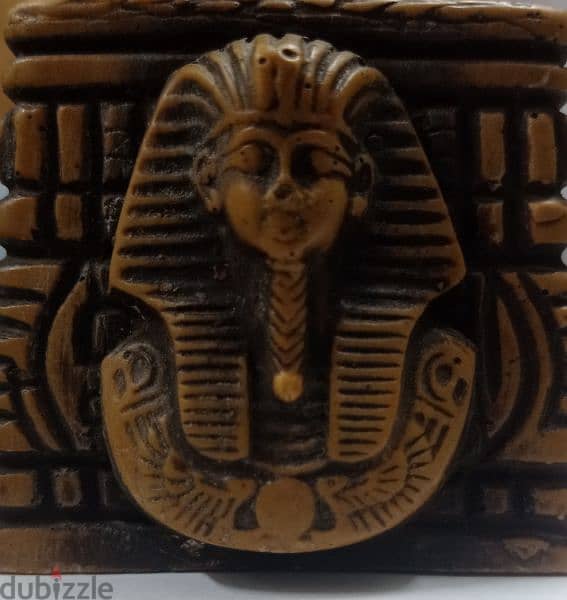 تمثال ابو الهول و الثلاث اهرامات غير معروف العمر 9