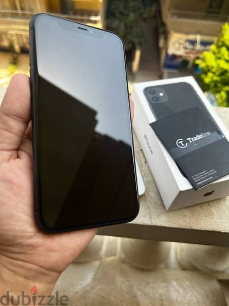 iPhone  11 128 GB بطاريه 81 بكارت تريد لاين الكرتونه القديمه 3