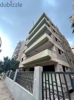 شقه  للبيع   111م  Building in Nasr City street parallel to Mostafa Al Nahhas and Abbas Al Akkad Building options for inspection Land area 500 meters.