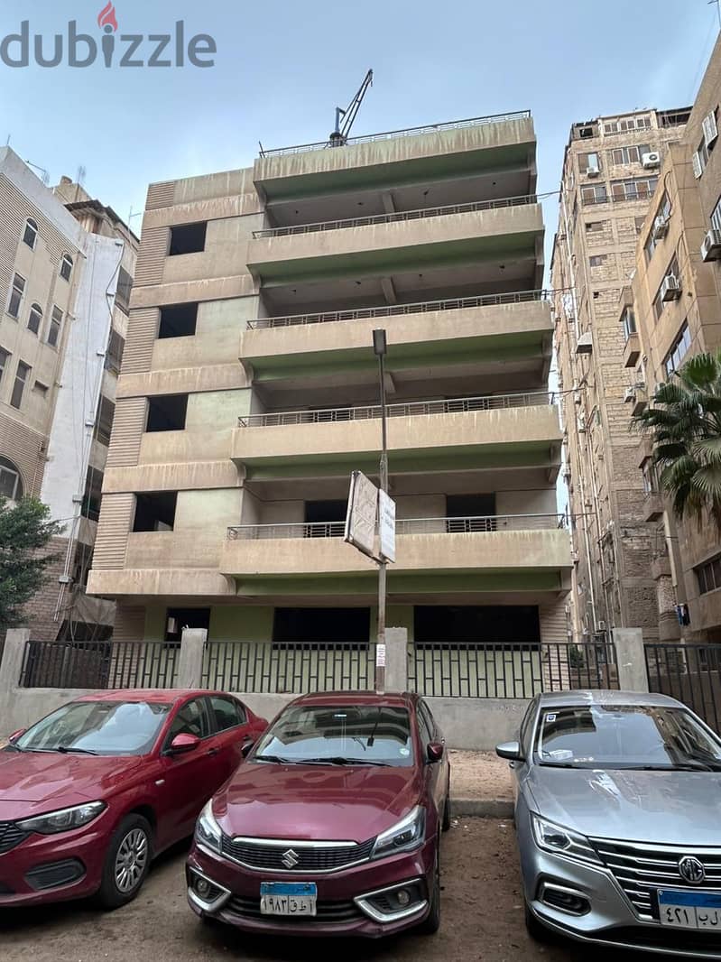 Building in Nasr City street parallel to Mostafa Al Nahhas and Abbas Al Akkad The building is available for inspection. The land area is 500 meters 2