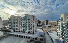 I own an open view apartment, finished, with air conditioners, immediate receipt, in El Alamein, with a down payment and installments over 7 years, Do