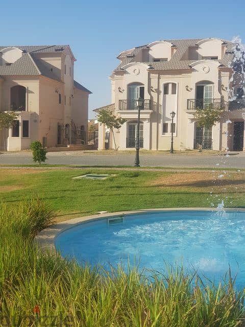 Townhouse Corner for sale  ready to move in The best location in New Cairo with a private roof 6