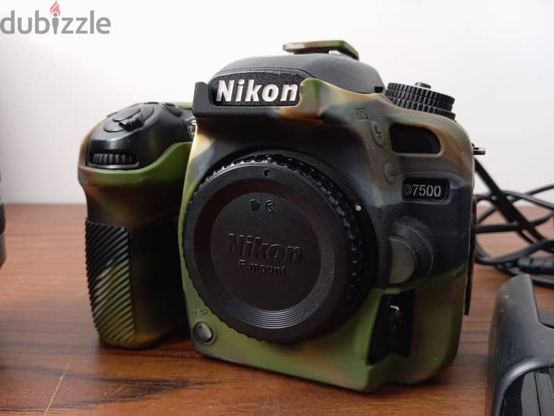 كاميرا نيكون دي ٧٥٠٠ بالكرتونة 2