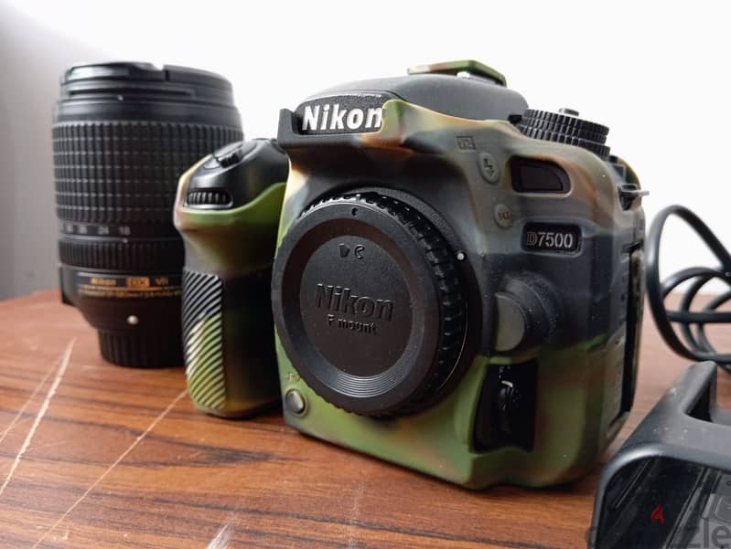 كاميرا نيكون دي ٧٥٠٠ بالكرتونة 7