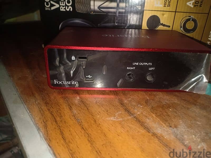 مايك rode nt1-a وكارت صوت focusrite solo 5