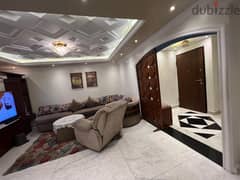 شقة للبيع في مصر الجديدة متشطبة بالفرش 265 متر