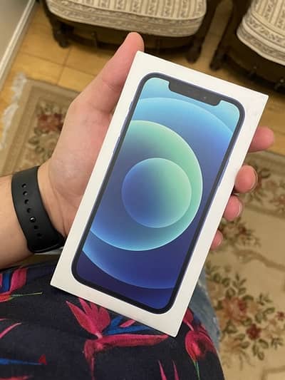 Iphone 12 128g لقطة لسرعه البيع كل فلاعلان بما يرضى لله