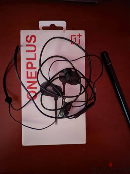 Type-C In-Ear OnePlus Bullets Headphones 1