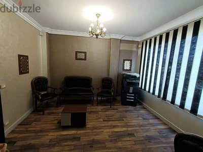 ( مكتب فاخر للمشاركه فى الإيجاروالمصروفات) share the rent