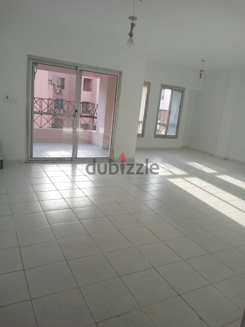 Available apartment for rent in Al-Rehab City, second phase, area of ​​155 square meters, second floor, company finishes 6