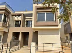 Twin house villa, immediate receipt, for sale in Palm Hills Compound, Fifth Settlement - Palm Hills New Cairo