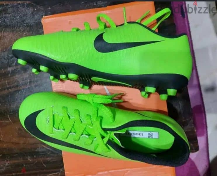 Football shoes 0