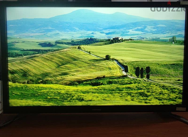 Samsung Smart  Tv 32 inch _تلفزيون سامسونج ٣٢ بوصه 0