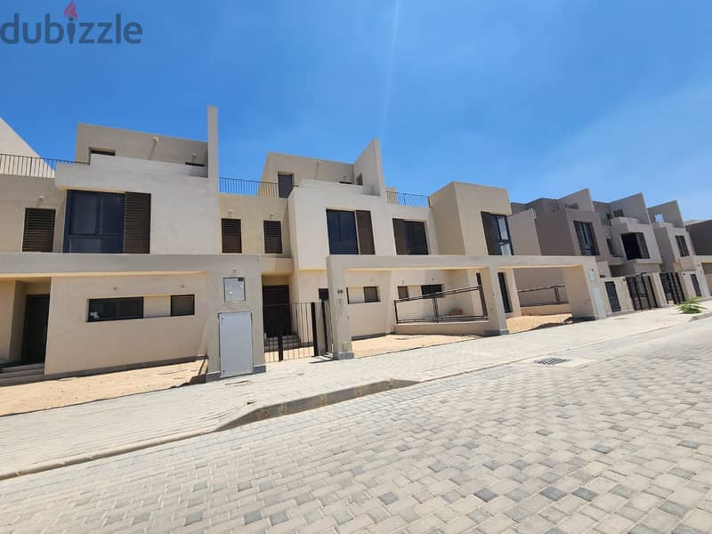 Twin house 245 m Prime location for sale Ready to move at Sodic East - New Heliopolis 1