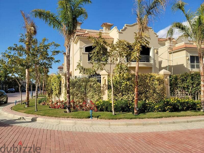 Townhouse corner villa, ready to deliver, for sale in installments, in La Vista Patio 5, East El Shorouk, in front of Madinaty 6