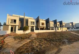 Middle Modern Townhouse 250m Viewlandscape with installments in Hyde Park Compound Fifth Settlement