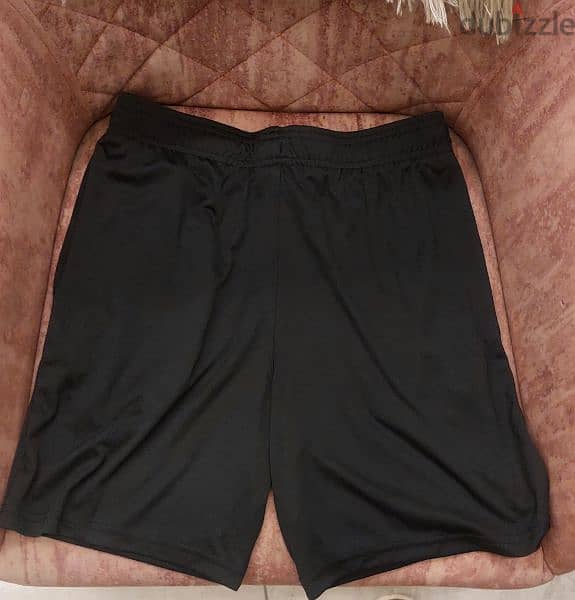 Under Armour Boys Shorts Size from 14-16 years 2