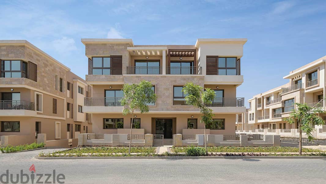 5-room townhouse villa, garden and roof for sale with a 42% cash discount in Sarai Compound, New Cairo 3