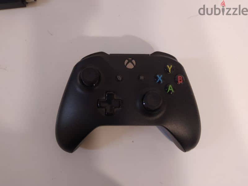 XBOX ONE + controller + all cables 1