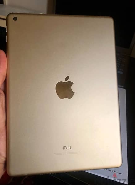 iPad Wi-fi 128GB Gold 1