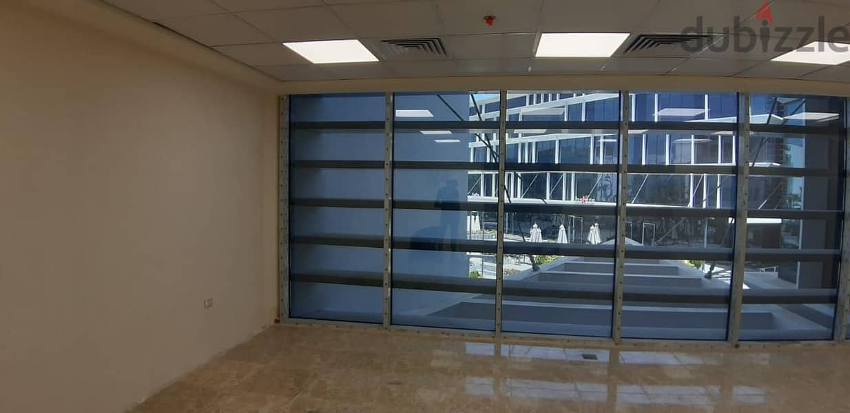 Commercial for sale in October Fully finished 4
