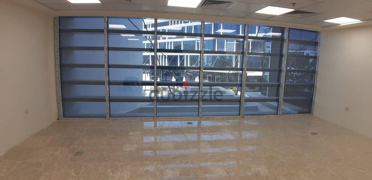 Commercial for sale in October Fully finished 5