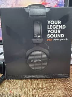 Beyerdynamic DT990 pro 250 ohm (perfect condition with box)