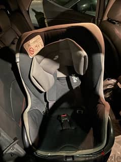 joie car seat with excellent condition 0