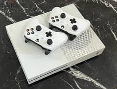 xbox one s  1TB with 2 original controllers
