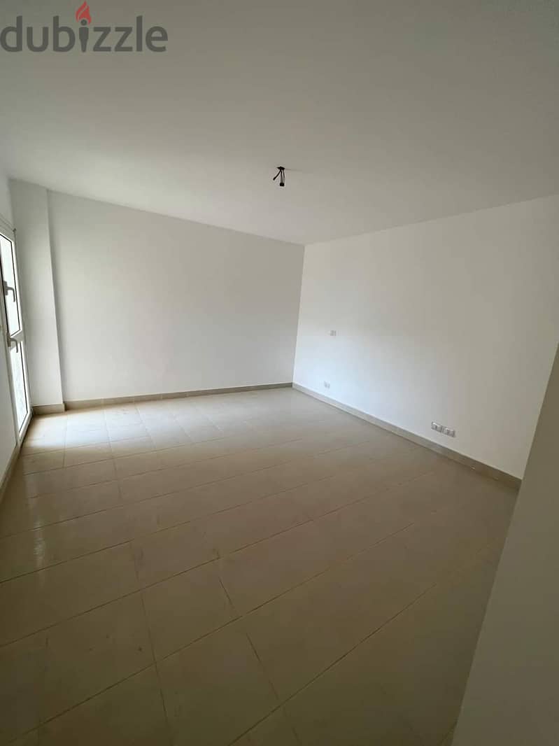 A new apartment for rent in Madinaty, near the Craft Zone, 140 meters  At B10 0