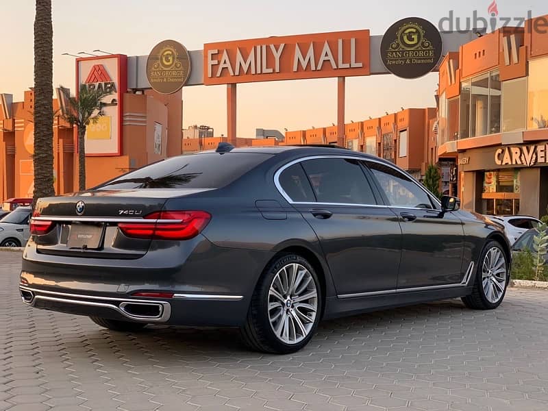 بي ام دبليو 740 2019/ BMW 740 12