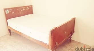 ٢ سرير خشب زان ١٢٠سم ومرتبتين استخدام شهرين الاتنين بسعر واحده