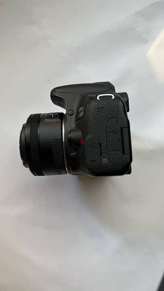 الكاميرا للبيع  Canon 800d shutr 35k 3
