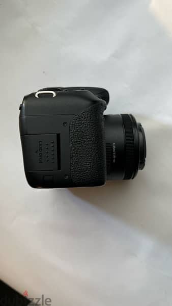 الكاميرا للبيع  Canon 800d shutr 35k 6