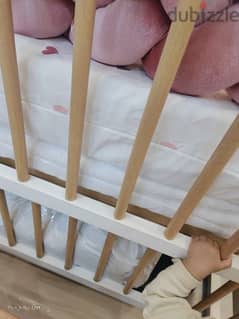سرير هزاز اطفال خشب زان سهل الفك و التركيب جديد لم يستعمل