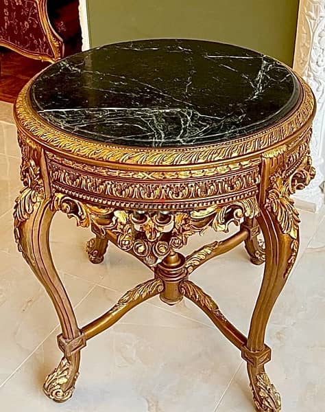 Classic entrance table 0