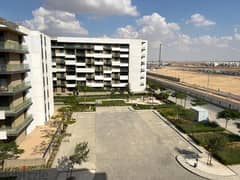 In front of the International Medical Center for sale, a 230 sqm apartment, fully finished, in Al Burouj Compound, Shorouk