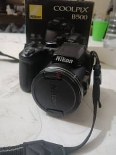 كاميرا نيكون B500