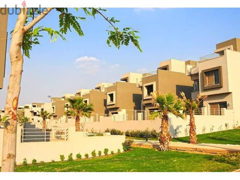 Townhouse for sale in the best location in New Cairo, ready to move in, at a price including the club 7