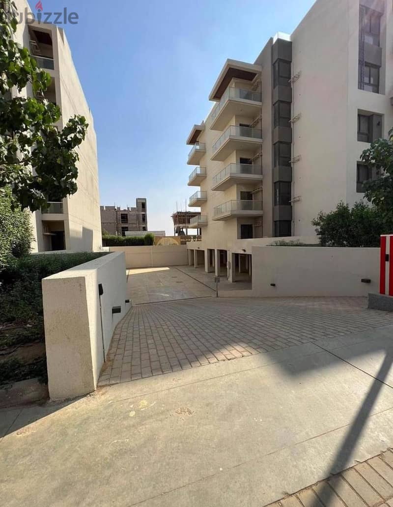 150m apartment for sale in New Cairo, directly on Suez Road at the entrance to Al Rehab Creek Town New Cairo Compound 9