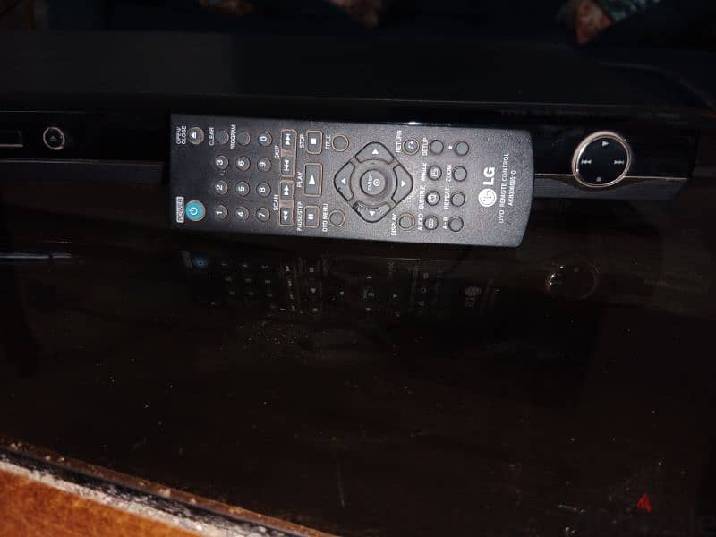 جهاز ال جي مشغل DVD مع USB , JPG Playback, MP3 و 2